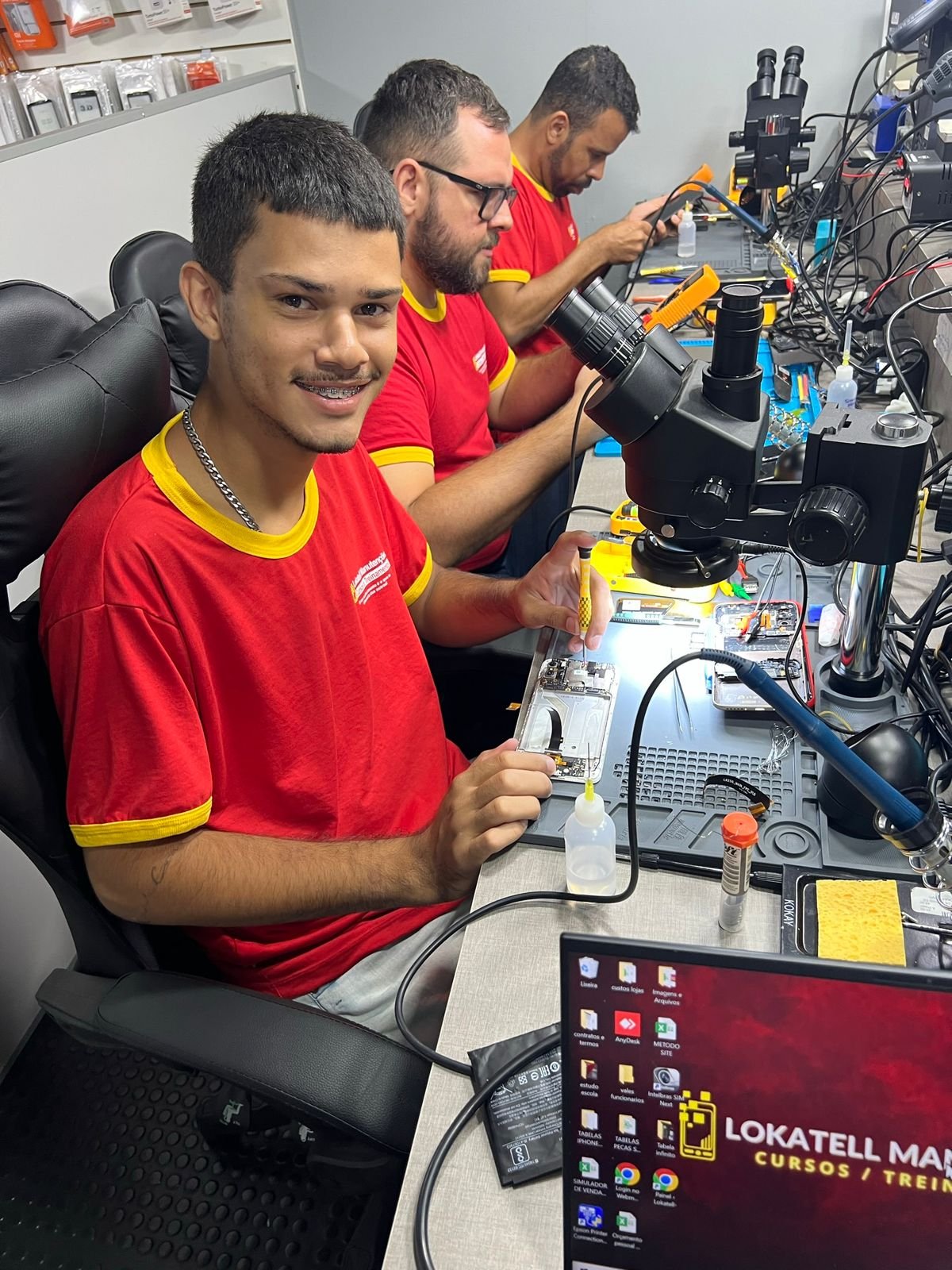 Curso Profissionalizante Aprenda Do Zero A Consertar Celulares - Imagem 2
